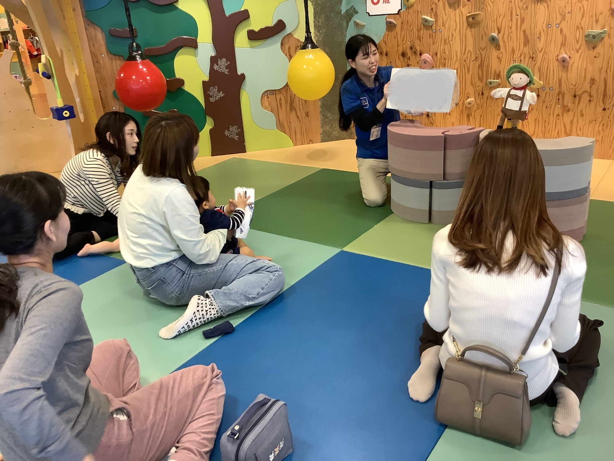 10/30　おはなし会【ベビー】【ボーネルンド】